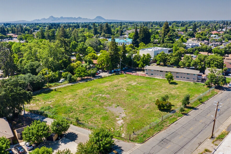 952 Market St, Yuba City, CA for sale - Aerial - Image 3 of 8
