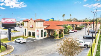 Red Roof Inn Orlando South Florida Mall - Parc de stationnement couvert