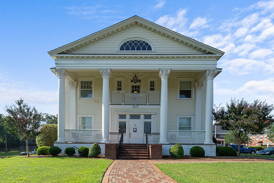 1019 Hay St, Fayetteville, NC à vendre - Photo du bâtiment - Image 1 de 1