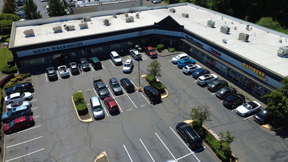 16901-16971 Southcenter Pky, Tukwila, WA for sale - Building Photo - Image 1 of 8