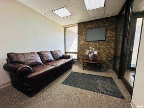 2001 E Hartman Rd, Chillicothe, IL for lease Interior Photo- Image 1 of 26