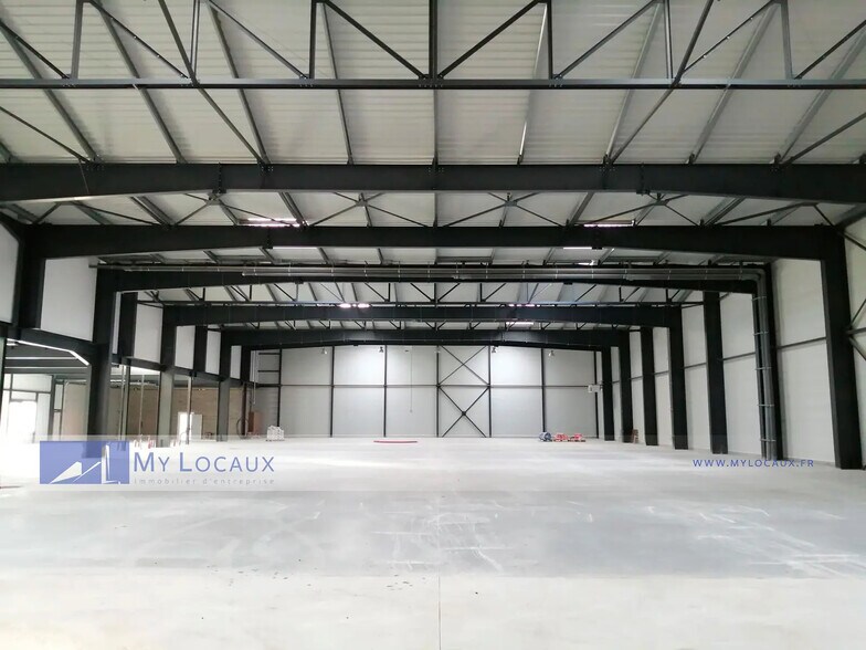 Industrial in Persan for sale - Building Photo - Image 1 of 7