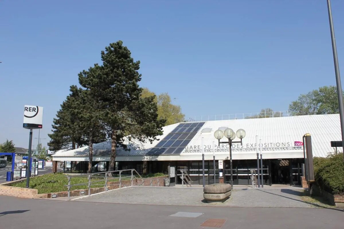 Office in Roissy-en-France for lease Building Photo- Image 1 of 7