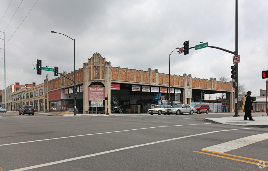 3133-3145 Troost Ave, Kansas City, MO à vendre - Photo principale - Image 1 de 1