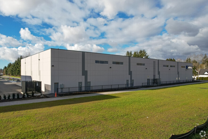 17280 Heather Dr, Surrey, BC for lease - Building Photo - Image 2 of 7