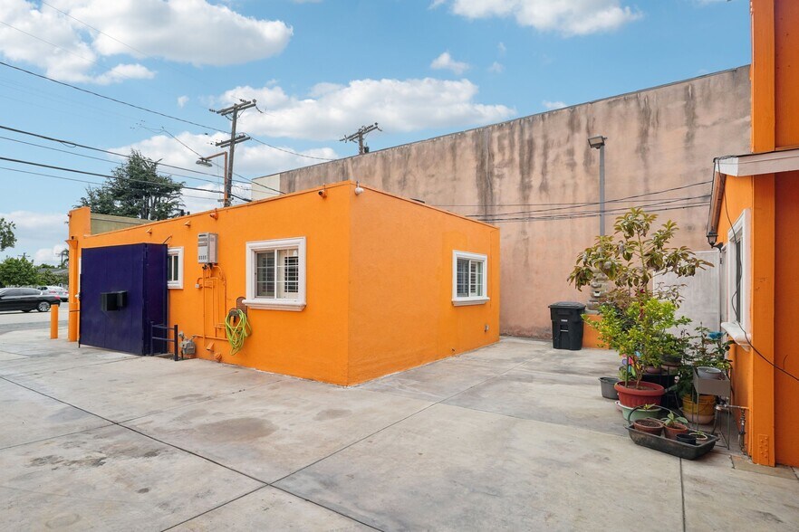 10240 Atlantic Ave, South Gate, CA à vendre - Photo du bâtiment - Image 2 de 25