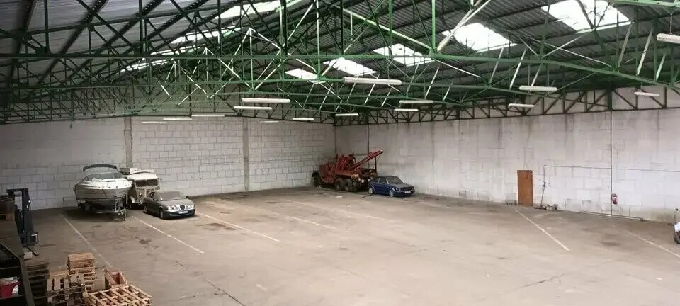 Flex in Sandouville for lease - Building Photo - Image 2 of 2