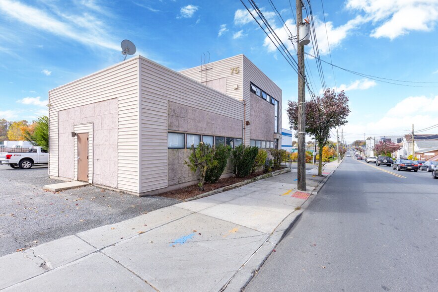 75A New Brunswick Ave, Perth Amboy, NJ à louer - Photo du bâtiment - Image 3 de 34