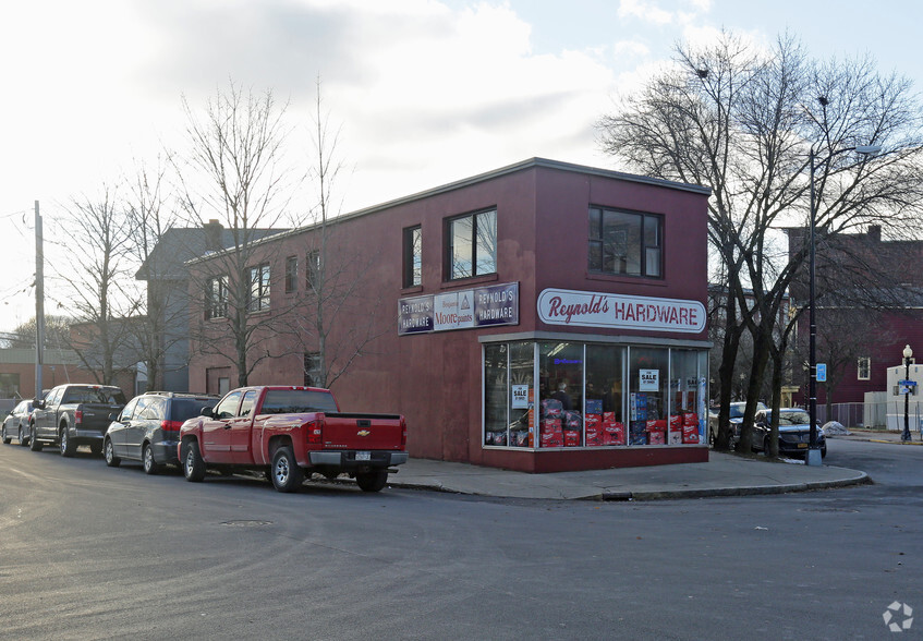 801 Varick St, Utica, NY à vendre - Photo principale - Image 1 de 1