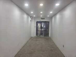 225 Broadway, New York, NY for lease Interior Photo- Image 1 of 8