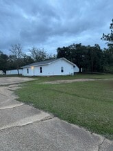 923 Avenue G, Kentwood, LA for lease Interior Photo- Image 1 of 5
