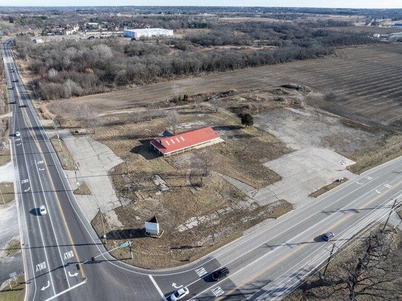 5511 Rt 12, Richmond, IL à vendre - Photo du bâtiment - Image 1 de 9