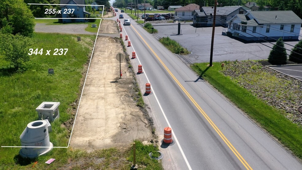 Foxwood Ct, Youngstown, OH for sale - Building Photo - Image 2 of 4