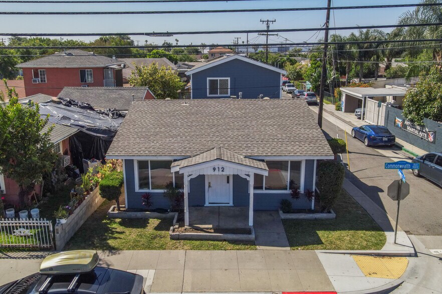 912 E Commonwealth Ave, Fullerton, CA à vendre - Photo du bâtiment - Image 2 de 45