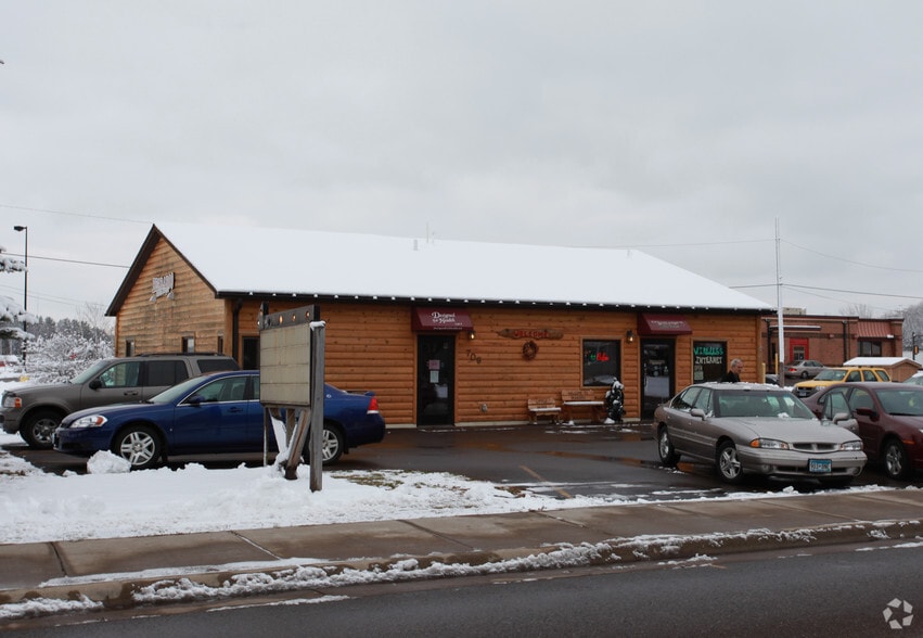 708 Stanley Ave, Cloquet, MN à vendre - Photo du bâtiment - Image 2 de 3