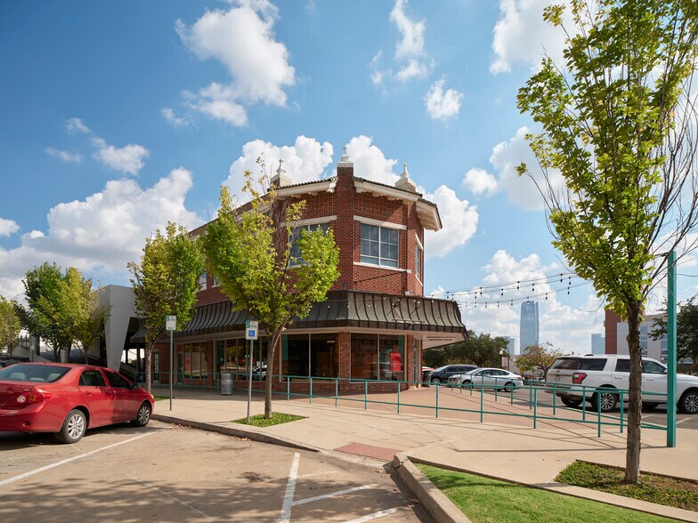 1100-1120 Classen Dr, Oklahoma City, OK à louer - Photo du bâtiment - Image 2 de 23