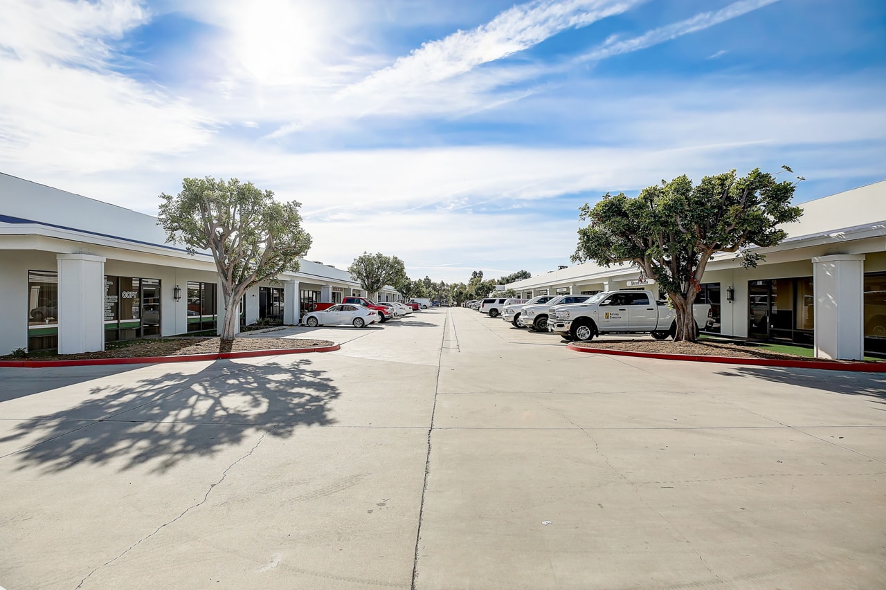 5480 Katella Ave, Los Alamitos, CA for lease Primary Photo- Image 1 of 7