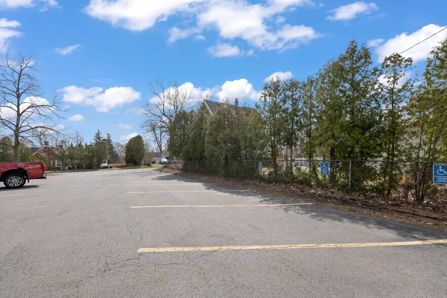 2889 Culver rd, Rochester, NY à vendre - Photo du bâtiment - Image 3 de 34