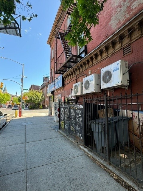 293 Putnam, Brooklyn, NY for lease Interior Photo- Image 1 of 4