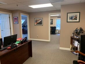 74-76 Bedford St, Lexington, MA for lease Interior Photo- Image 1 of 3