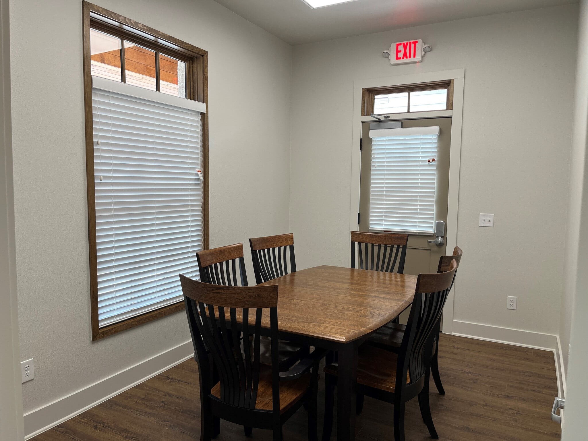 125 Rose, Buda, TX for lease Interior Photo- Image 1 of 4