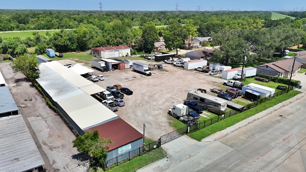 1915 Sherwood Forest St, Houston, TX for sale - Building Photo - Image 2 of 32