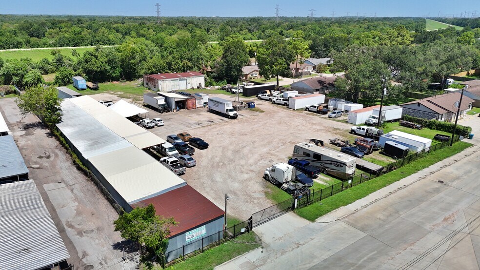1915 Sherwood Forest St, Houston, TX à vendre - Photo du bâtiment - Image 3 de 32