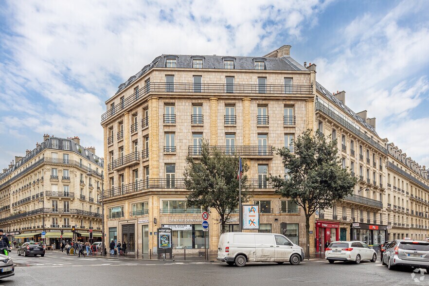 13 Place Kossuth, Paris for lease - Primary Photo - Image 1 of 5