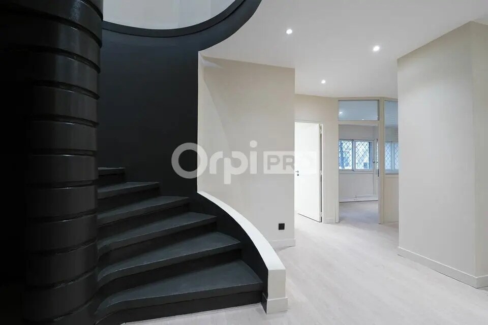 Bureau dans Lyon à louer Photo intérieure- Image 1 de 12