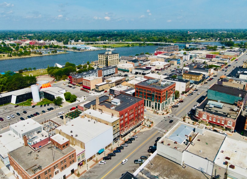 711 Washington Ave, Bay City, MI for sale - Building Photo - Image 2 of 66