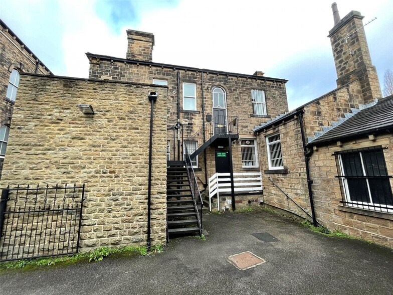 47 Huddersfield Rd, Mirfield à vendre - Photo du bâtiment - Image 3 de 6