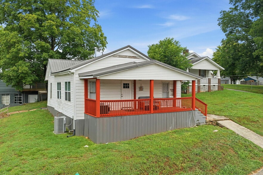 206 Ferry St, Loudon, TN à vendre - Photo du bâtiment - Image 2 de 23
