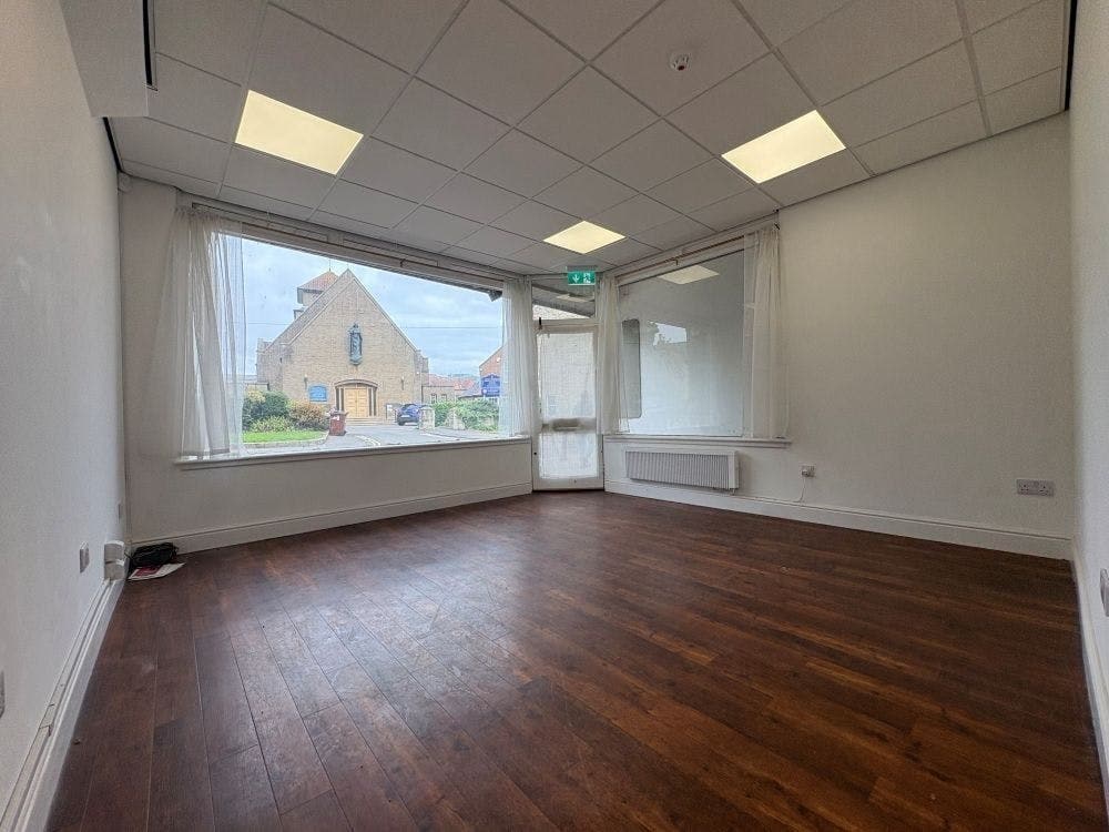 27 Causeway, Bicester for lease Building Photo- Image 1 of 9