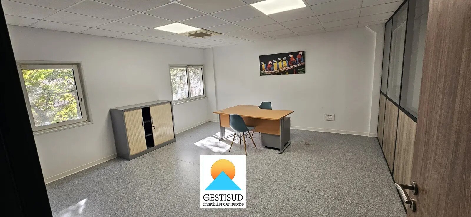 Office in Gémenos for lease Interior Photo- Image 1 of 7