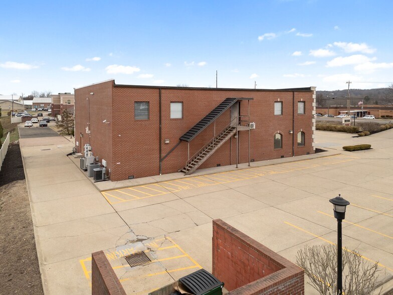 3661-3669 Teays Valley Rd, Hurricane, WV à louer - Photo du bâtiment - Image 3 de 8