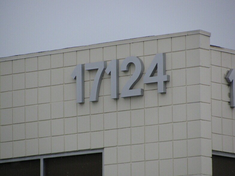 17124 S Western Ave, Gardena, CA à louer - Photo du bâtiment - Image 2 de 3