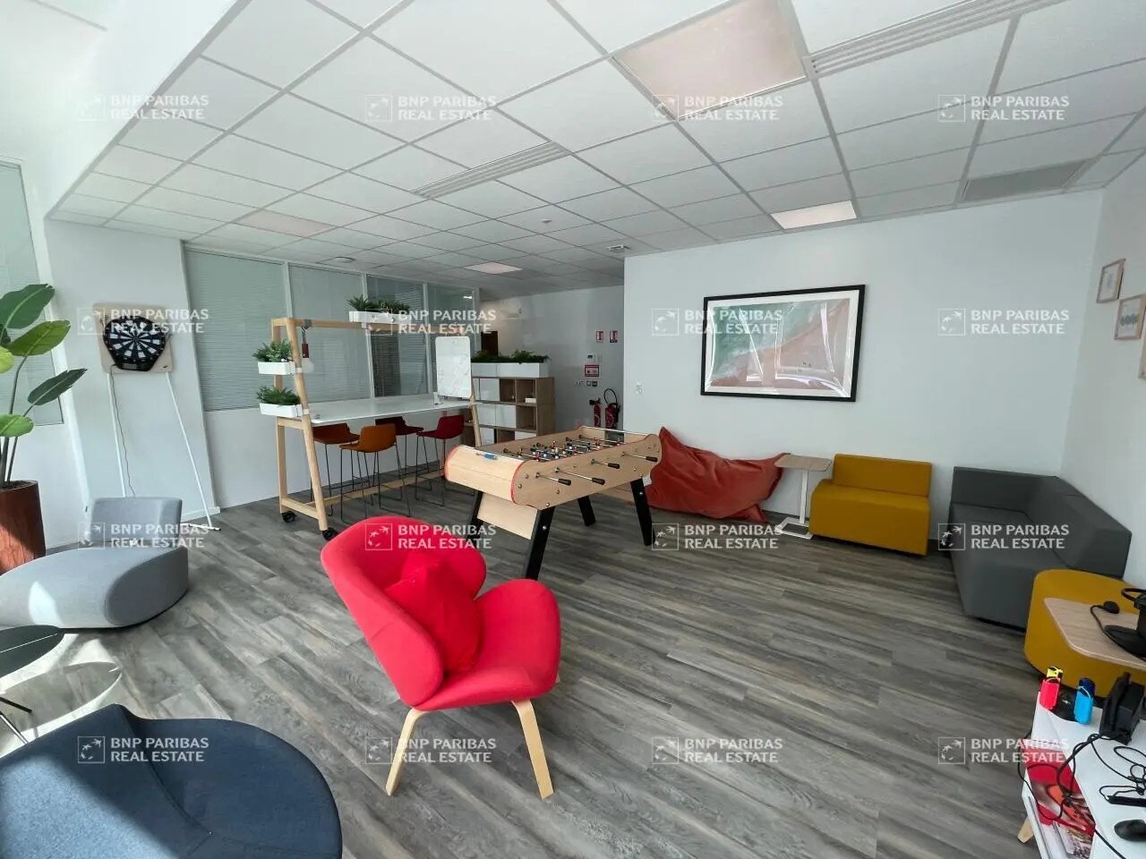 Office in Tours for lease Interior Photo- Image 1 of 15