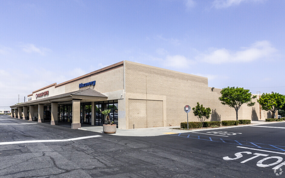 8888-8998 Knott Ave, Buena Park, CA for lease - Building Photo - Image 3 of 5