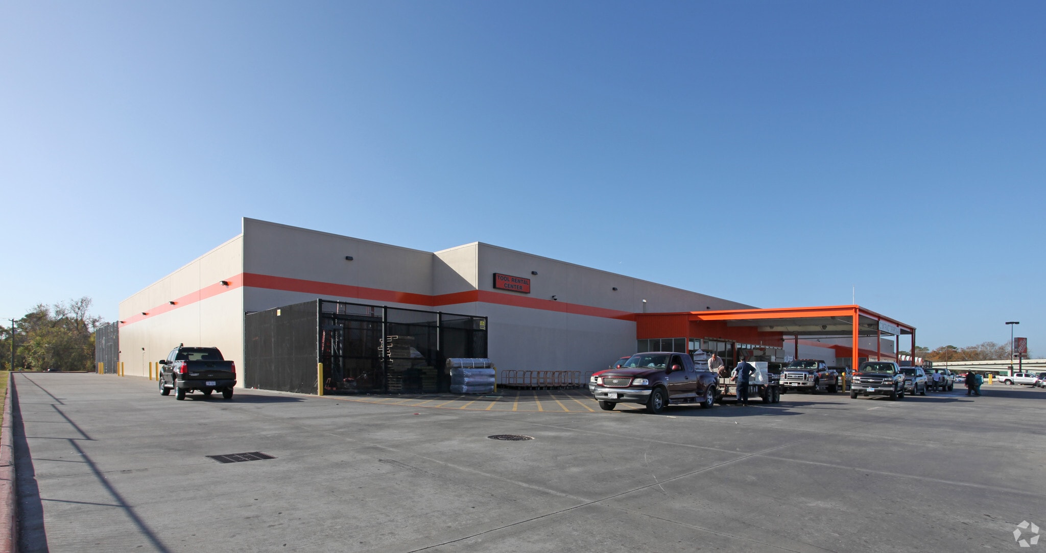 10600-10702 Eastex Fwy, Houston, TX for lease Primary Photo- Image 1 of 8