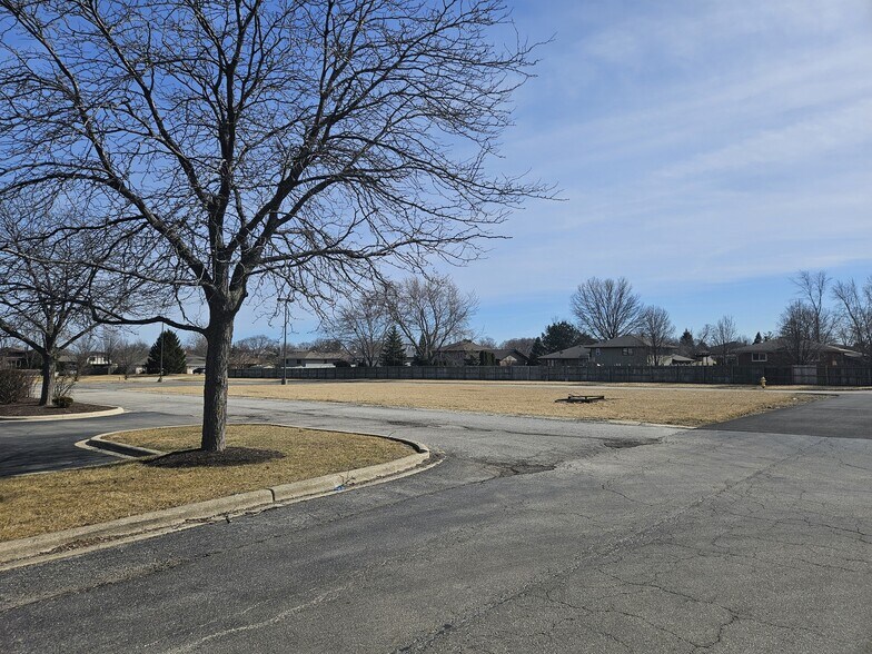 14328 Pinewood Dr, Orland Park, IL à vendre - Autre - Image 2 de 10