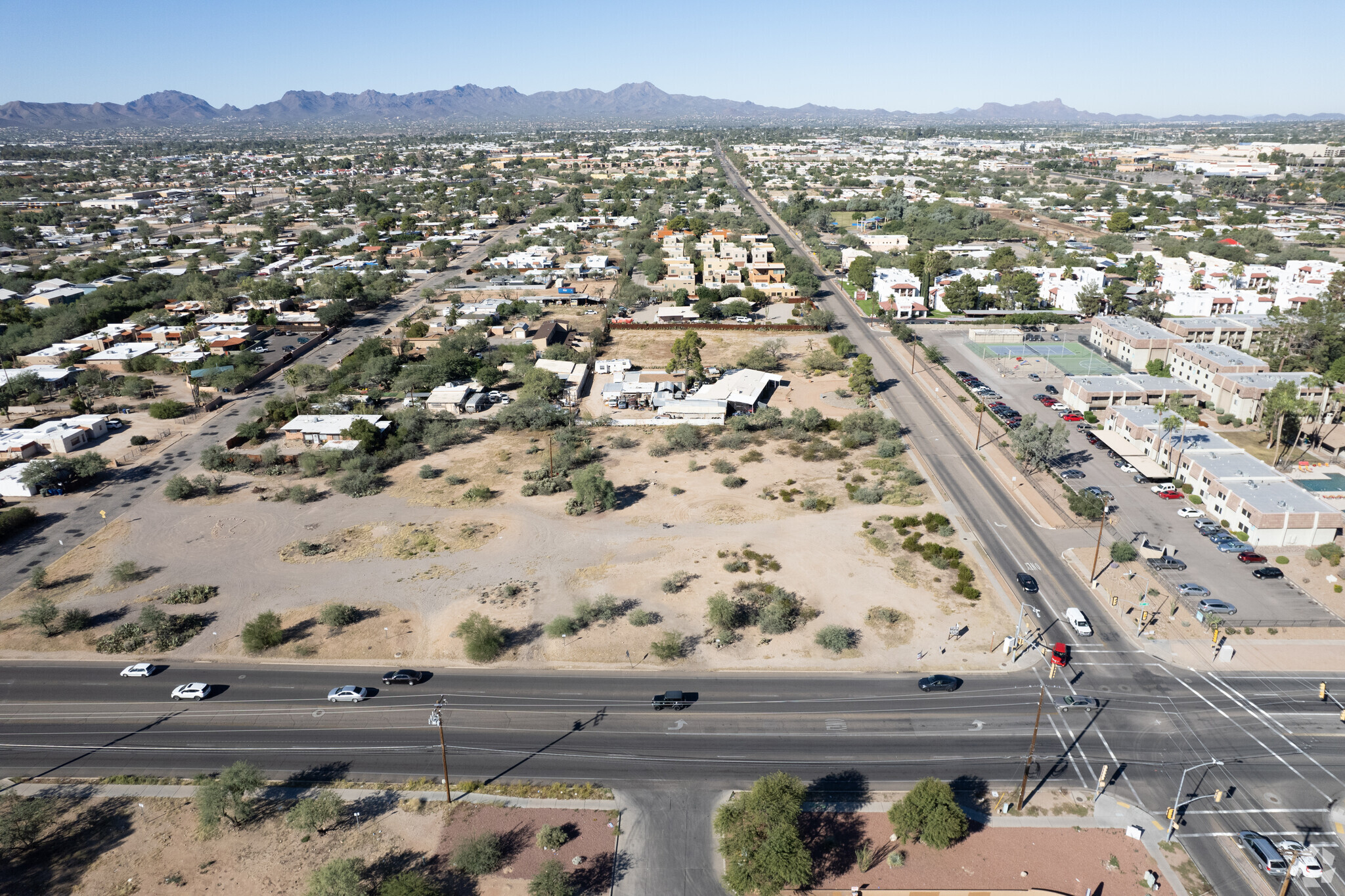 4137 N 1st Ave, Tucson, AZ à vendre Photo du bâtiment- Image 1 de 6