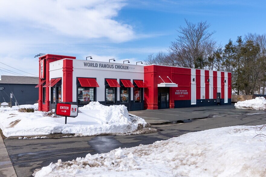 722 E Main St, Meriden, CT à vendre - Photo du bâtiment - Image 3 de 4