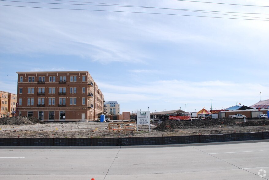 6009-6025 Main St, Frisco, TX for lease - Building Photo - Image 2 of 4