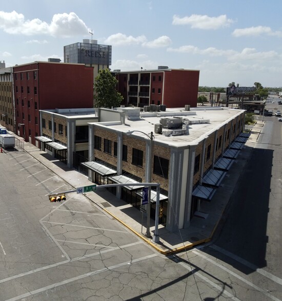 119-121 W Van Buren Ave, Harlingen, TX for lease - Building Photo - Image 2 of 7