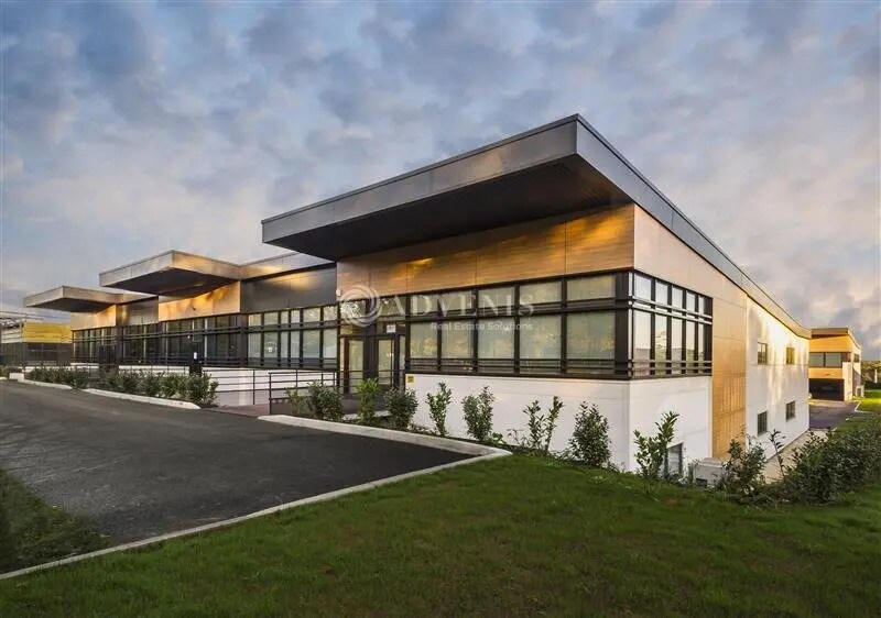 Flex in Bussy-Saint-Georges for lease Building Photo- Image 1 of 8