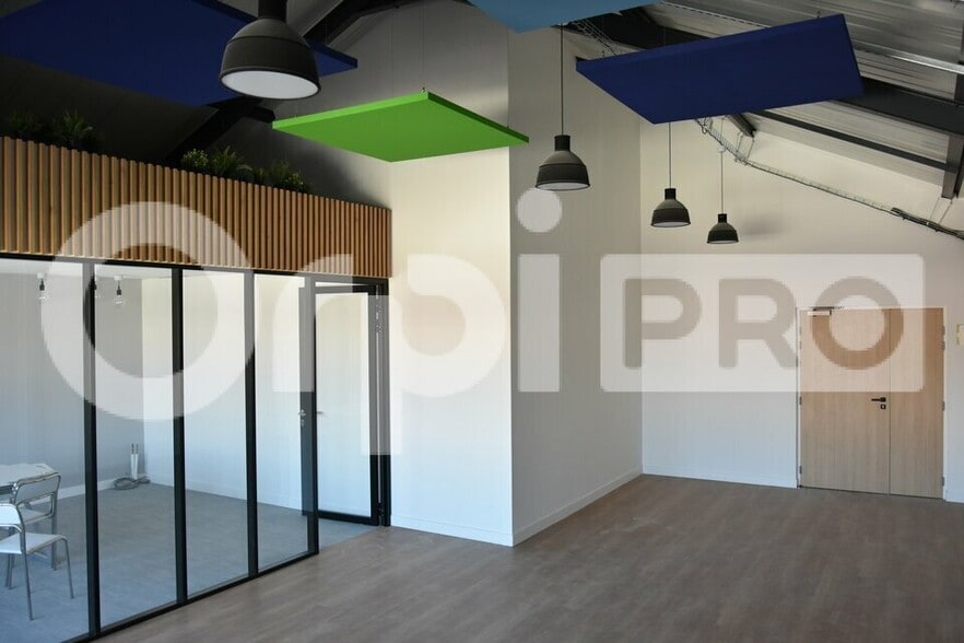 Office in Wissous for lease - Interior Photo - Image 3 of 7