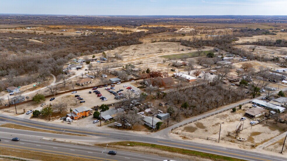 13486 Interstate 35 S, Von Ormy, TX à vendre - Photo du bâtiment - Image 2 de 14