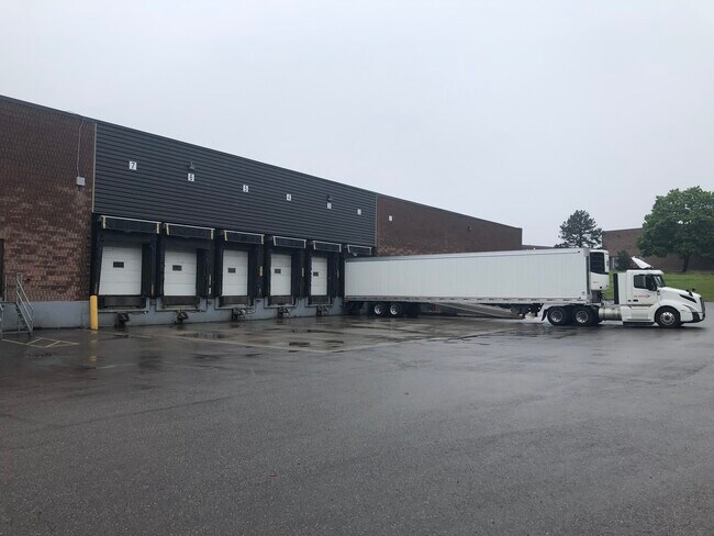 Plus de détails pour 7 Rimini Mews, Mississauga, ON - Industriel à louer