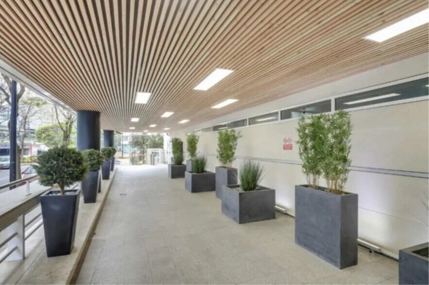 1 Rue François Jacob, Rueil-Malmaison à louer - Photo du bâtiment - Image 2 de 12