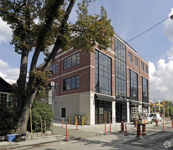 1128 Yonge St, Toronto, ON for sale - Primary Photo - Image 1 of 1